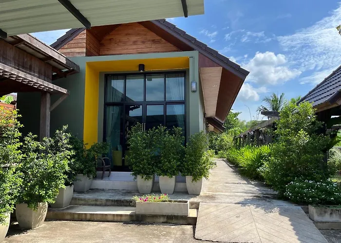 Look At Home Lamphun