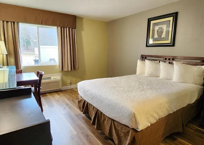 Crest Trail Lodge