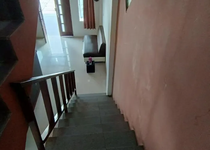 Hotel O Wisma Deli Syariah Near Rsud Nene Mallomo Sidenreng Rappang