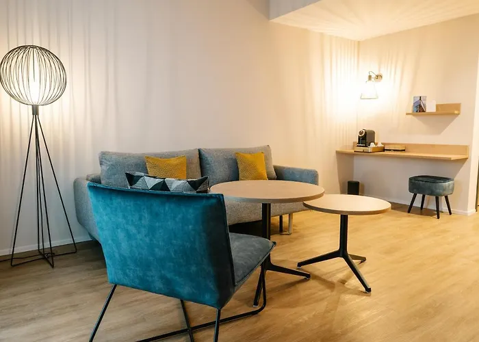 Loom Hotel & Skybar