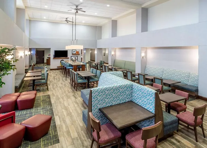 Hampton Inn & Suites Minneapolis St. Paul Airport - Mall Of America