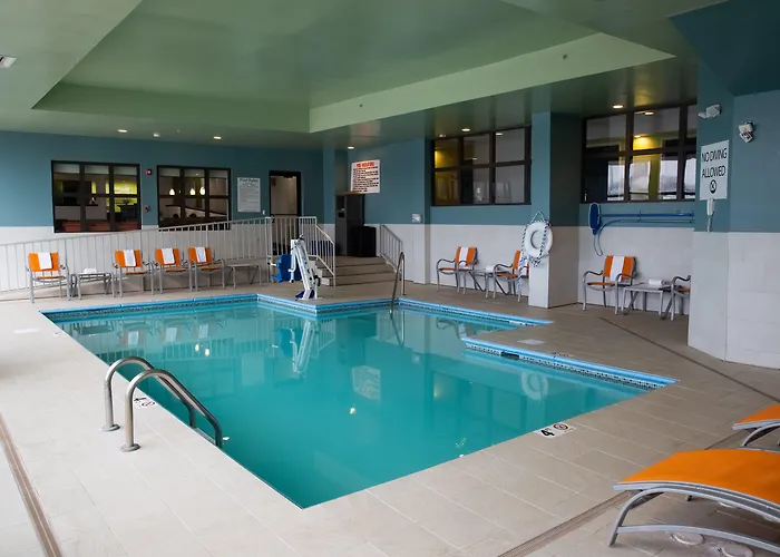 Holiday Inn Express & Suites Central Omaha By Ihg