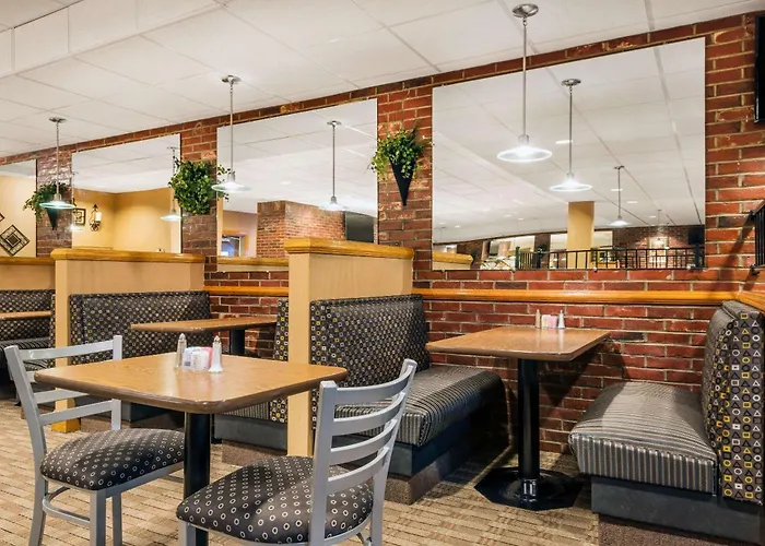 Ramada By Wyndham Paintsville Hotel & Conference Center