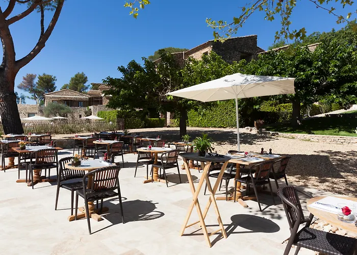 Mas des Herbes Blanches Hôtel&Spa – Relais&Châteaux
