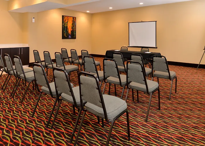 Holiday Inn Express Hotel & Suites Cincinnati-North/Sharonville