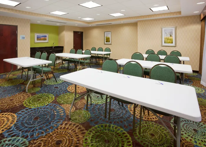Holiday Inn Express & Suites Davenport, An Ihg Hotel