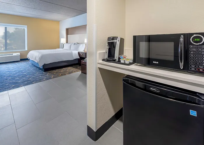 Holiday Inn & Suites Wausau-Rothschild By Ihg