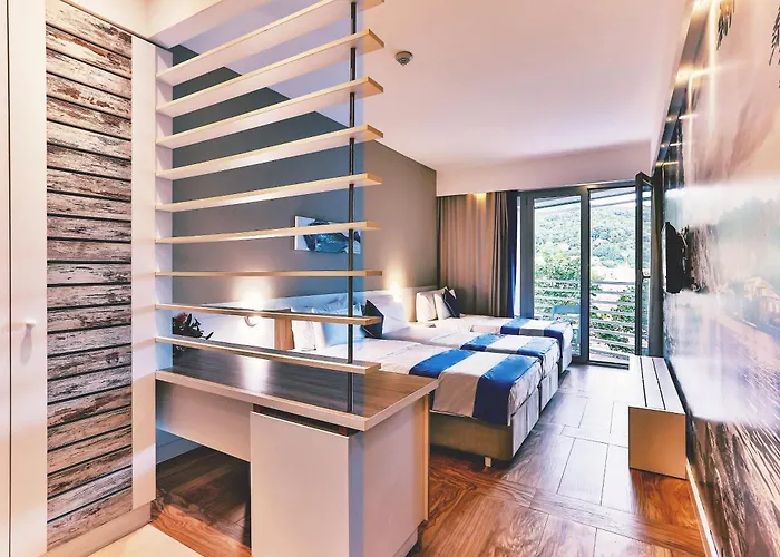 Carine Hotel Delfin