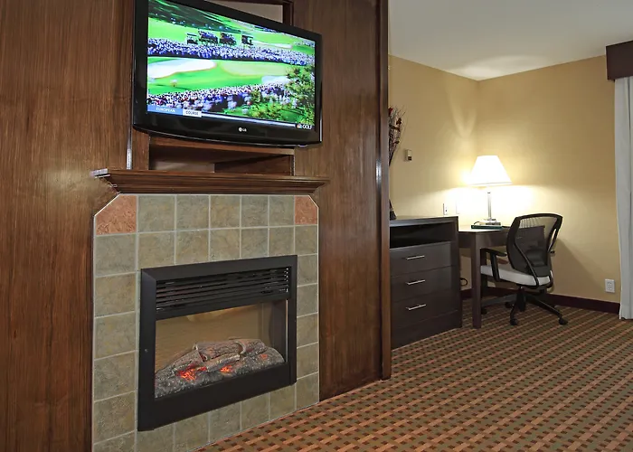 Holiday Inn Express Hotel & Suites Vernon By Ihg