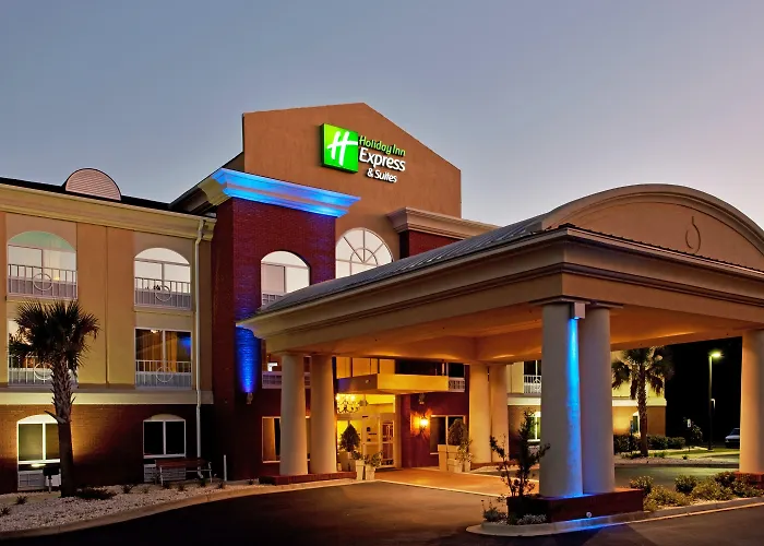 Holiday Inn Express & Suites Camden-I20