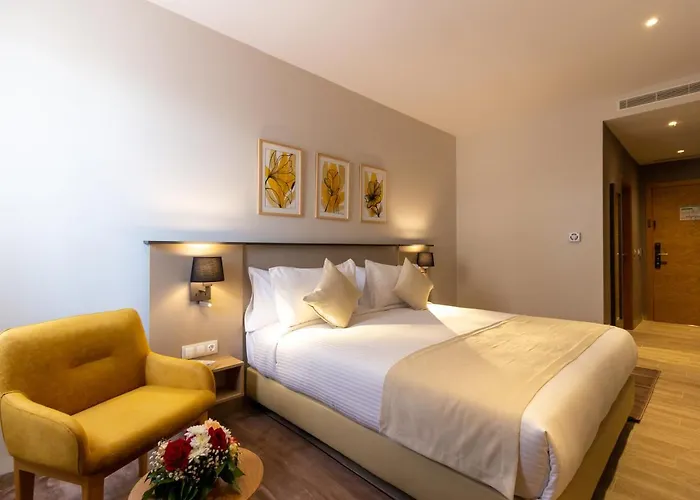 Golden Tulip Opera Alger