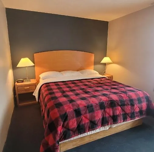Lumberjack Inn