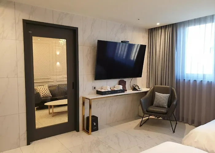 Sokcho Business Hotel Camel
