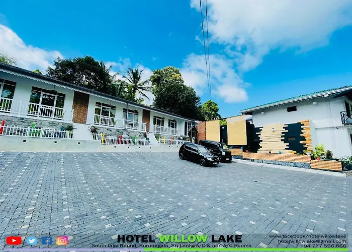 Hotel Willow Lake