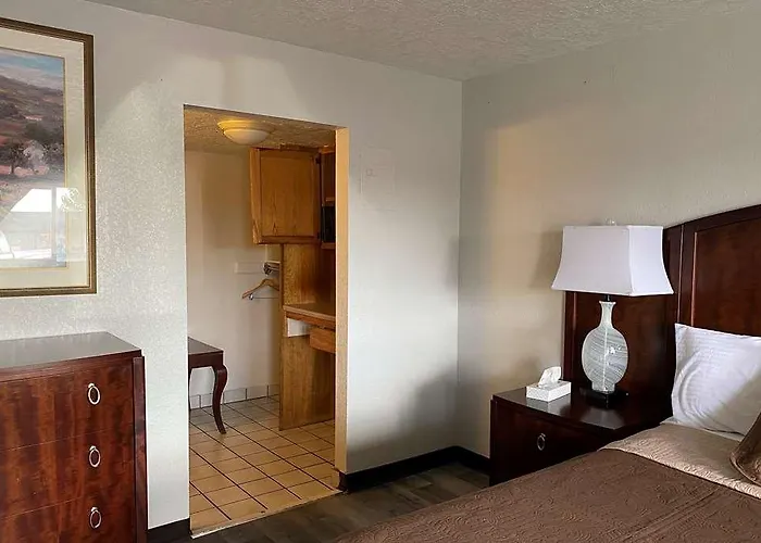 Travelodge By Wyndham Farmington Hwy 64