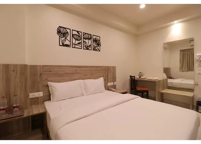 Hotel Jay Palace Inn