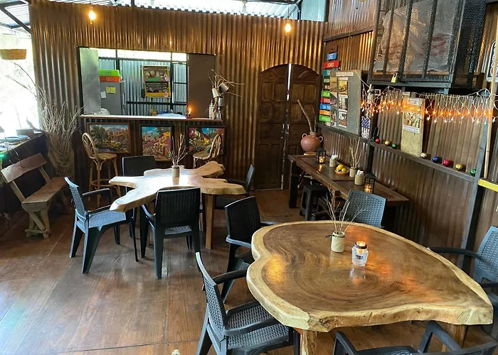 Hostal Café El Cedro