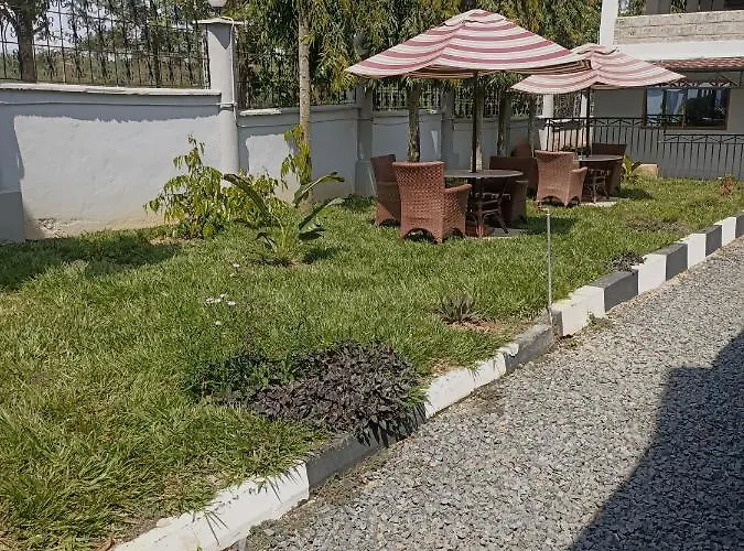 Mojoh Inn Hotel