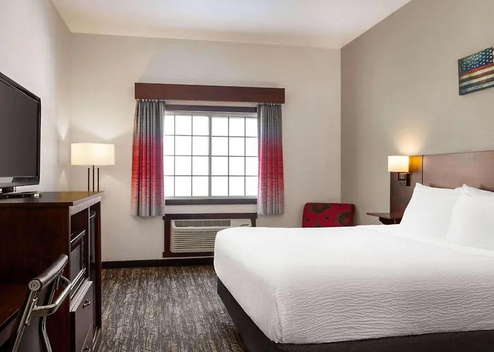 Ramada By Wyndham Richland Center