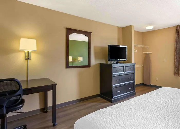 Studio 6 Suites Fresno North Ca