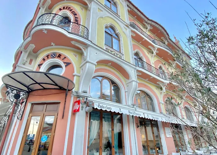Astoria Grand Hotel