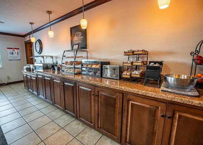 Christopher Inn And Suites