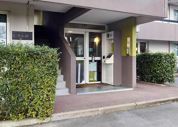 B&B Hotel Saclay