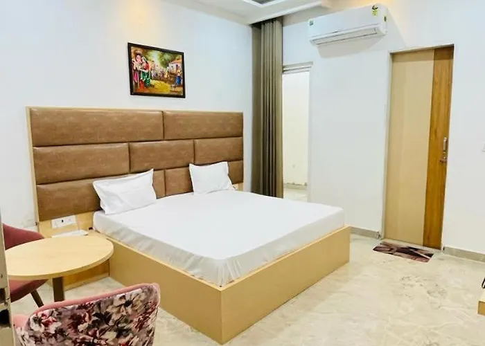 Radha Madhav Hotel & Banquet