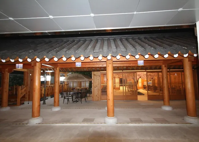 Jb Tourist Hotel