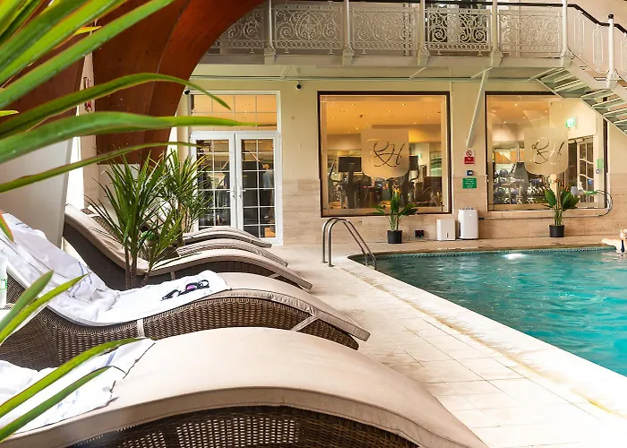 Rowton Hall Hotel And Spa