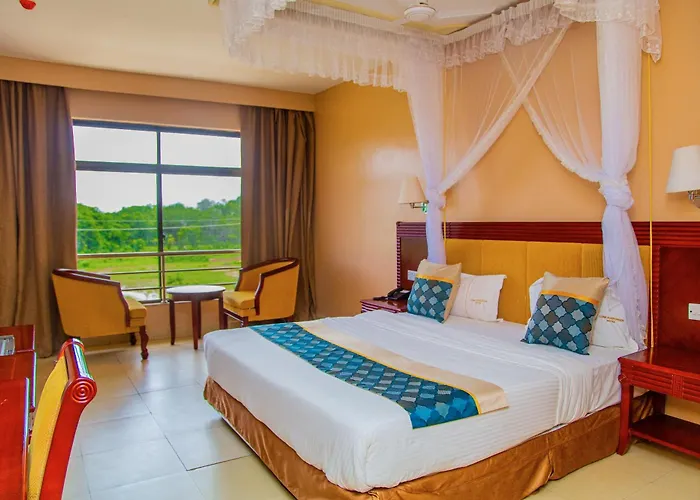 Luwa Evergreen Hotel