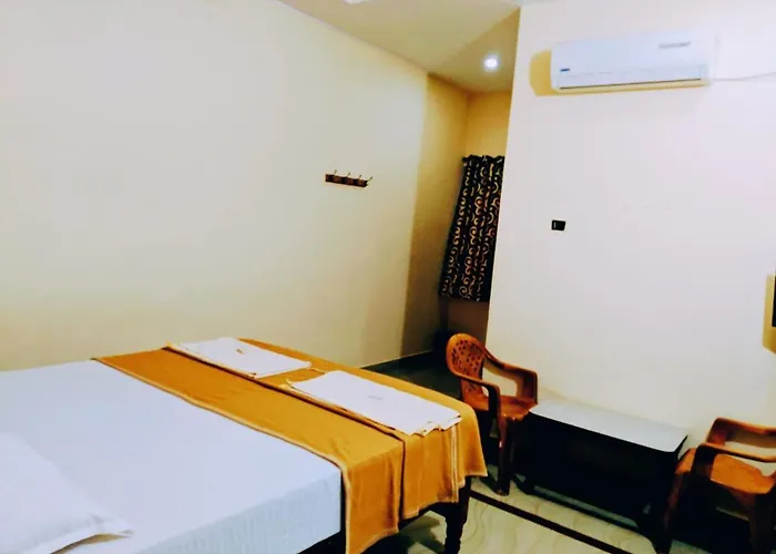 Hotel Varsha Hampi