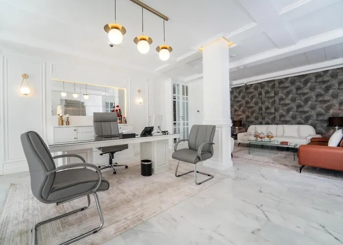 Petit Palace Suites Hotel