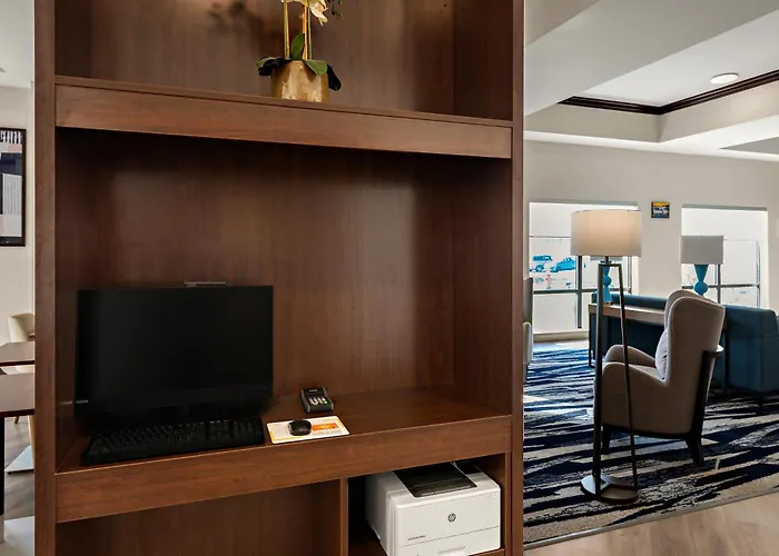 Comfort Suites Columbus East Broad