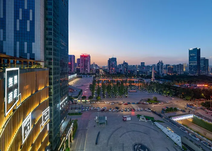 Wuyu Hotel - Chongqing Liangjiang Happiness Plaza & Xingfu Square & Guangdianyuan Metro