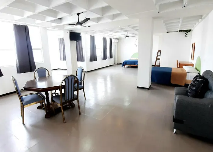 Hotel Allende 104