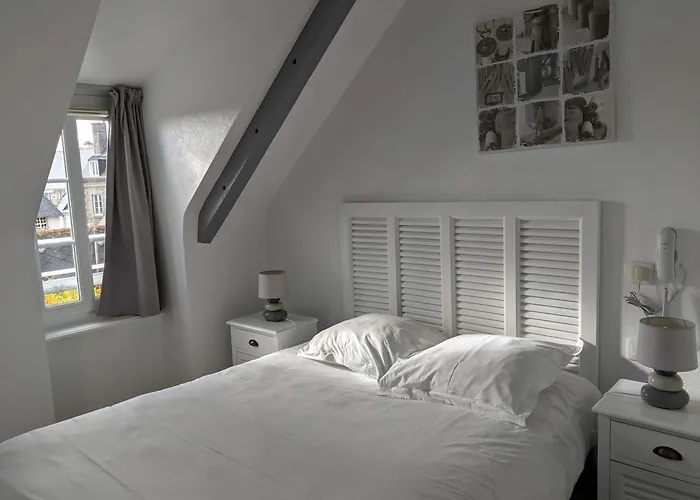 Contact Hôtel - Hôtel Le Lion d'Or Lamballe