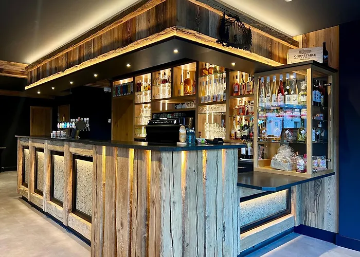 Logis Hotel Les Chatelmines