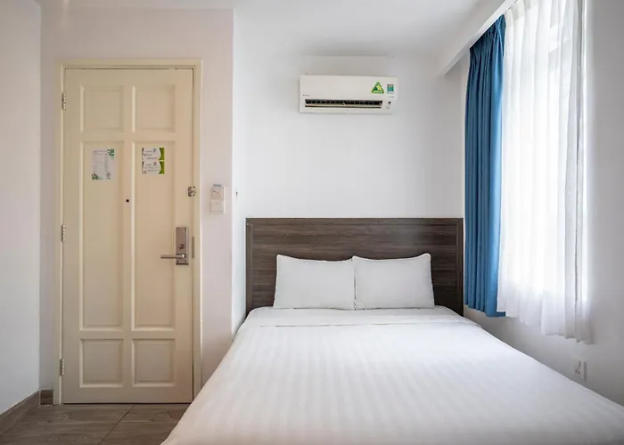 La Airport Tan Binh Hotel