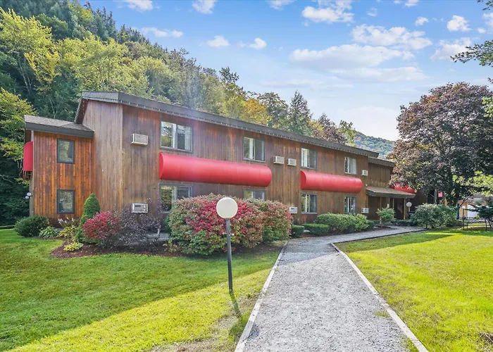 Cedarbrook Deluxe One Bedroom Suite With Outdoor Heated Pool 21416