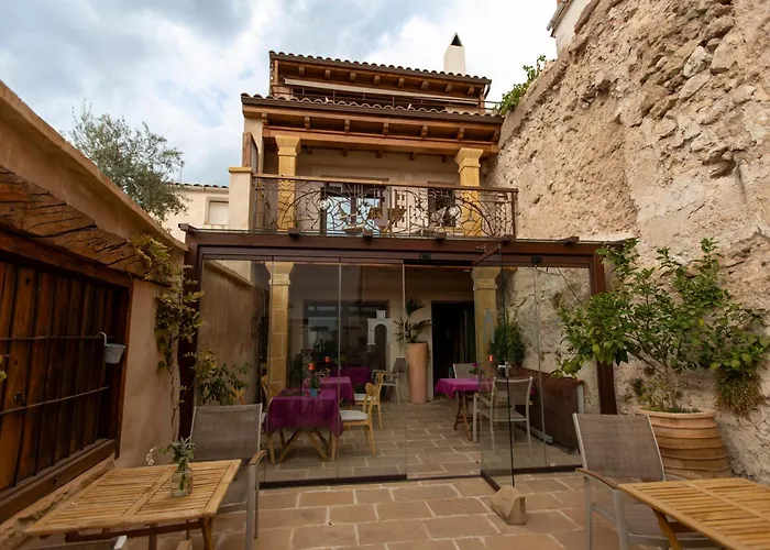 Hotel Boutique Poeta Jorge Manrique