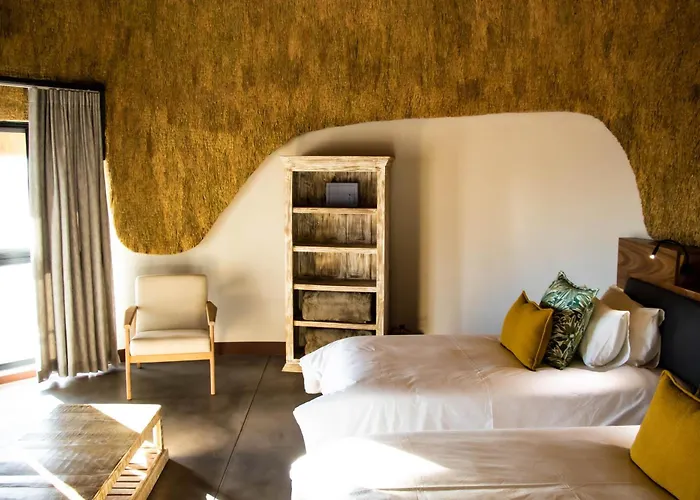 Desert Hills Lodge