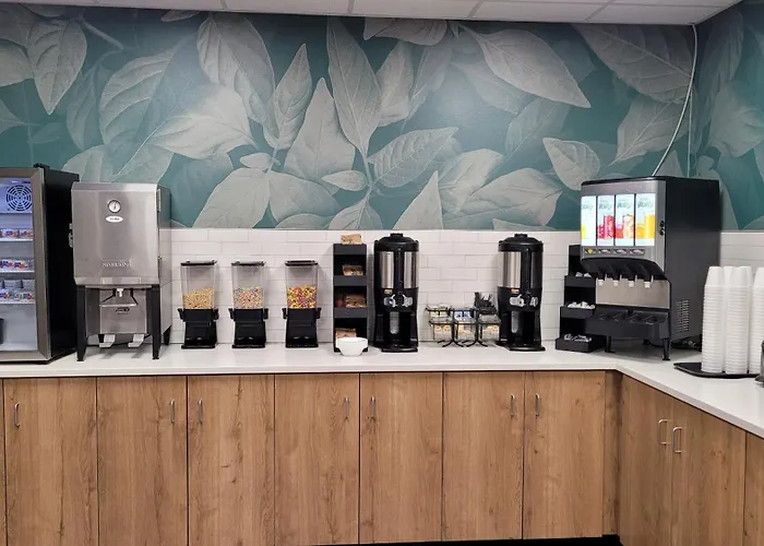 Everspring Inn And Suites