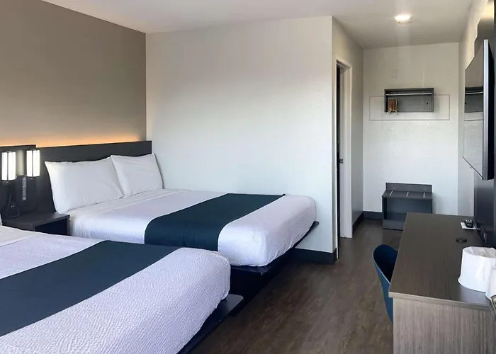 Motel 6-Tulare, Ca