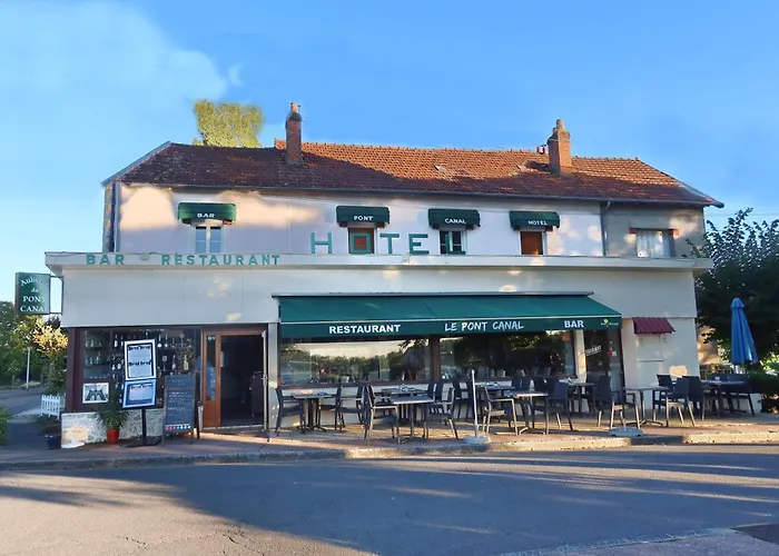 Auberge Du Pont Canal