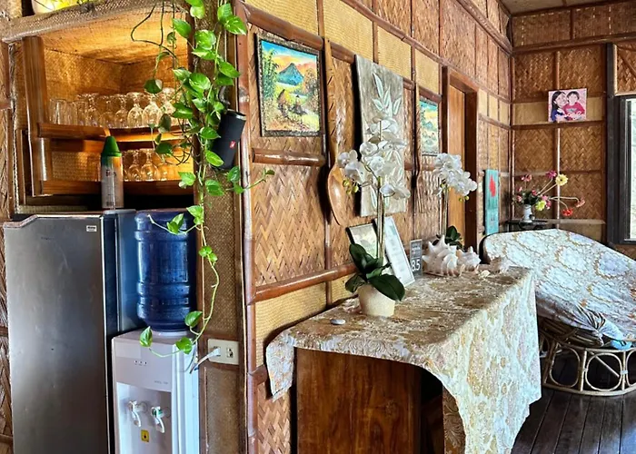 Bamboo House Beach Lodge & Restaurant
