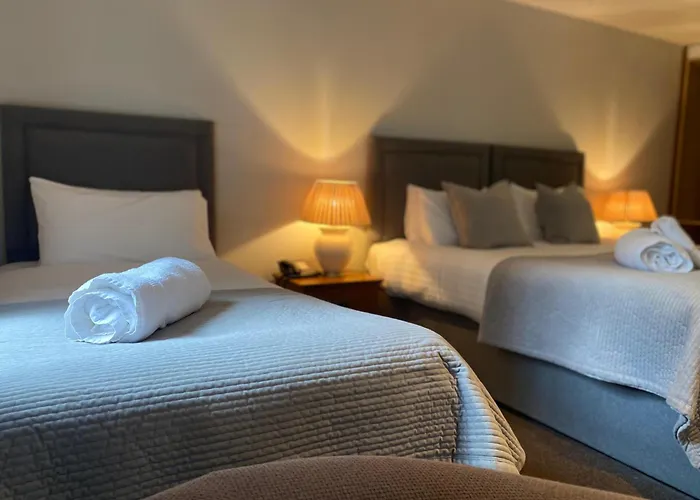 The Oaks Hotel