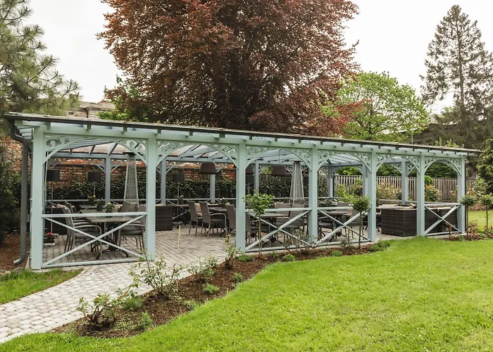 Roze Boutique Hotel