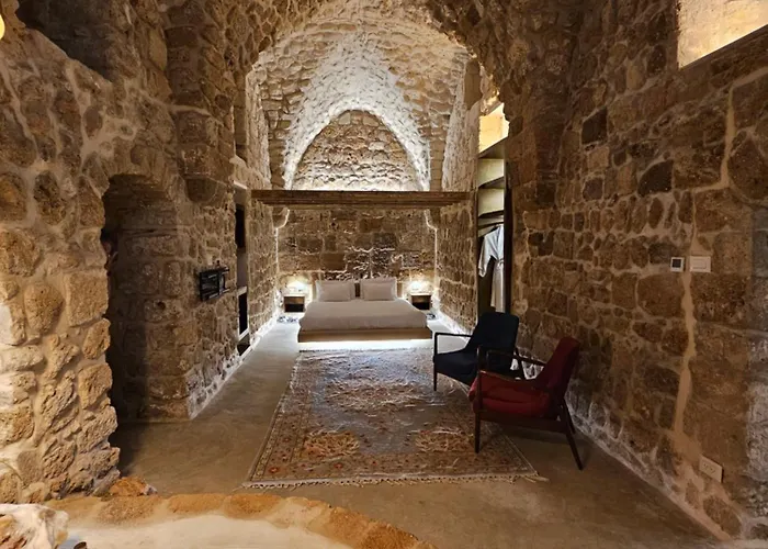 Akotika Boutique