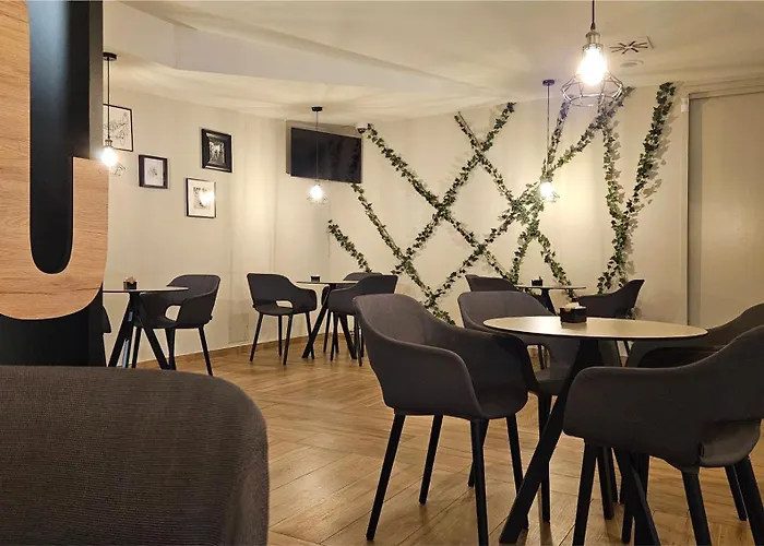 Lipa, Hotel & Bistro